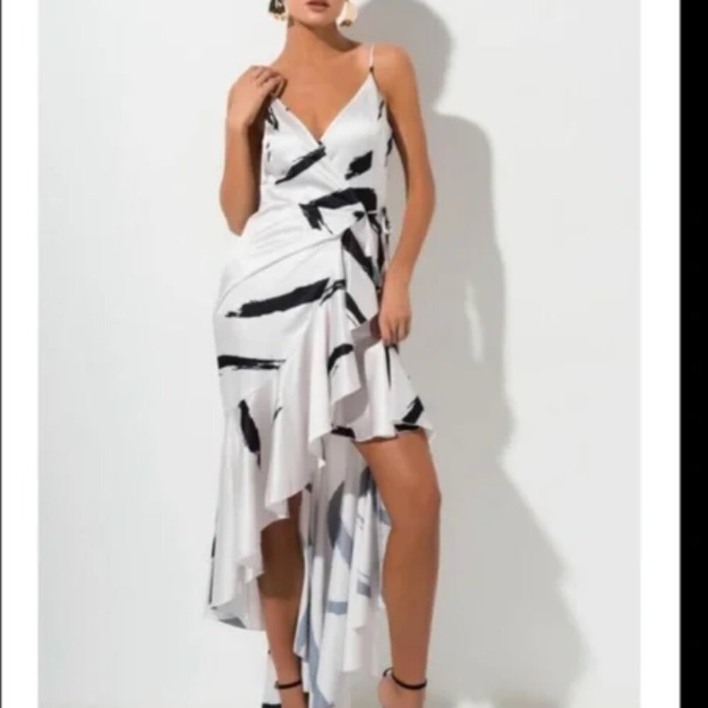 Luxxel Elegant Black and White Maxi Dress